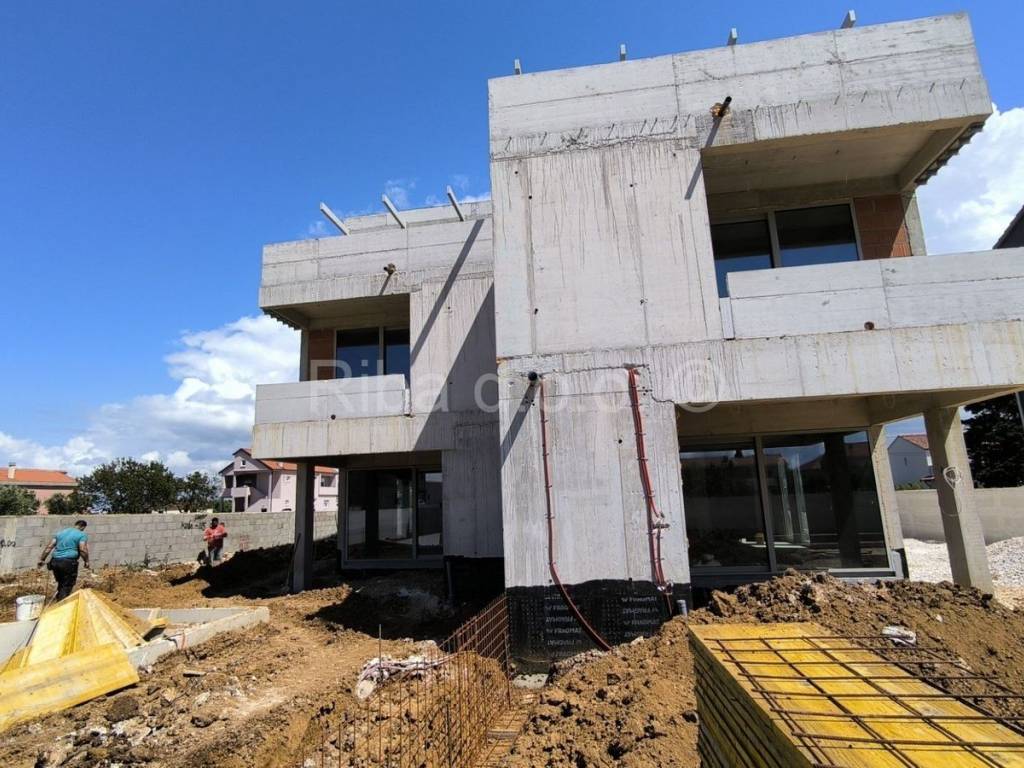 Dvojna kuća, Prodaja, Privlaka, Privlaka