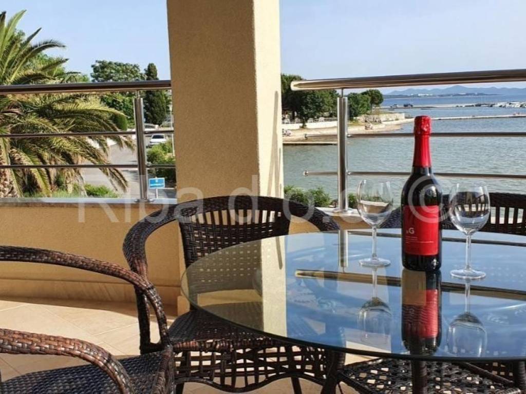 Apartmanska kuća, Prodaja, Privlaka, Privlaka