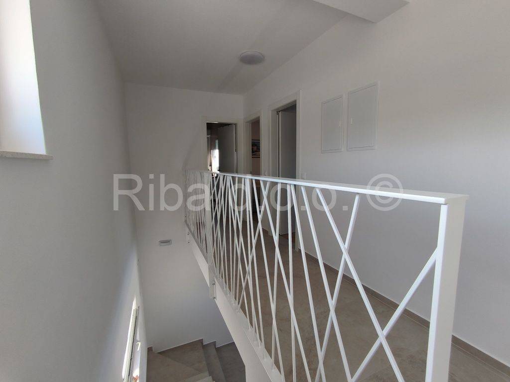 Obiteljska kuća, Prodaja, Vodice, Srima