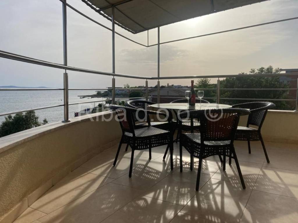 Apartmanska kuća, Prodaja, Privlaka, Privlaka
