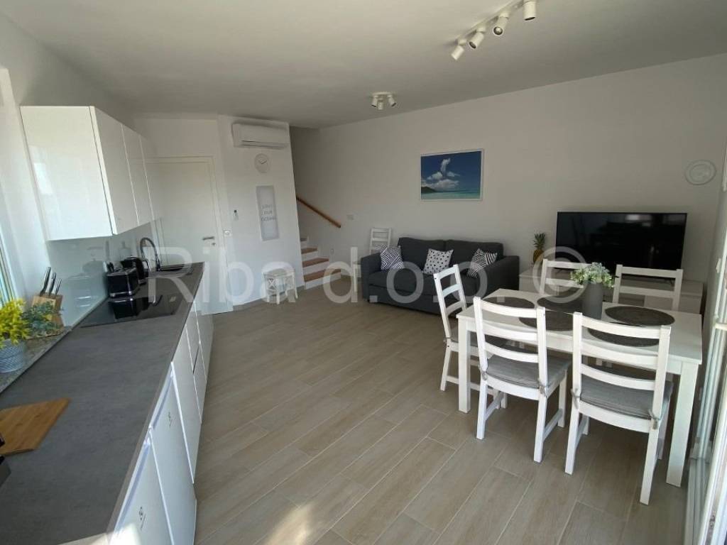 Apartman s okućnicom, Prodaja, Pag, Šimuni