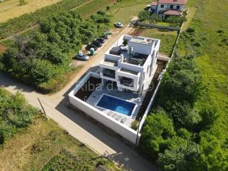 Luksuzna vila, Prodaja, Privlaka, Privlaka