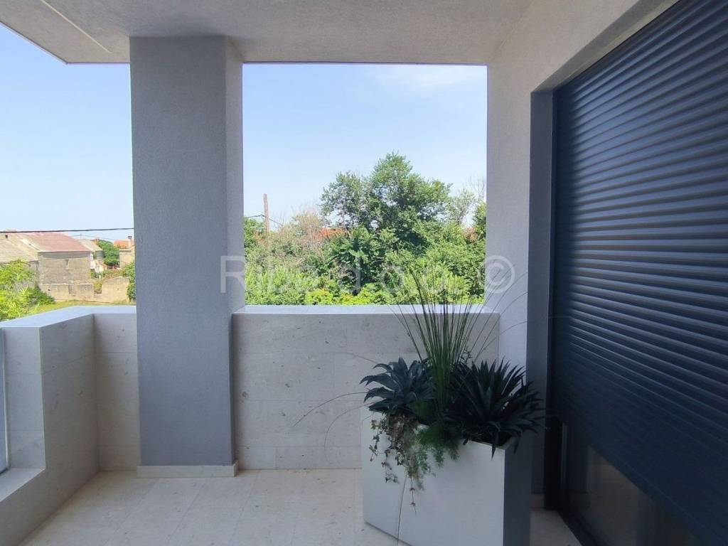 Luksuzna vila, Prodaja, Privlaka, Privlaka
