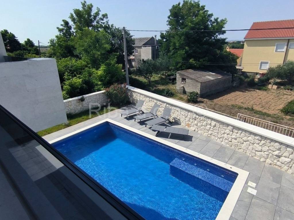 Luksuzna vila, Prodaja, Privlaka, Privlaka