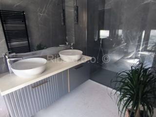 Luksuzna vila, Prodaja, Privlaka, Privlaka