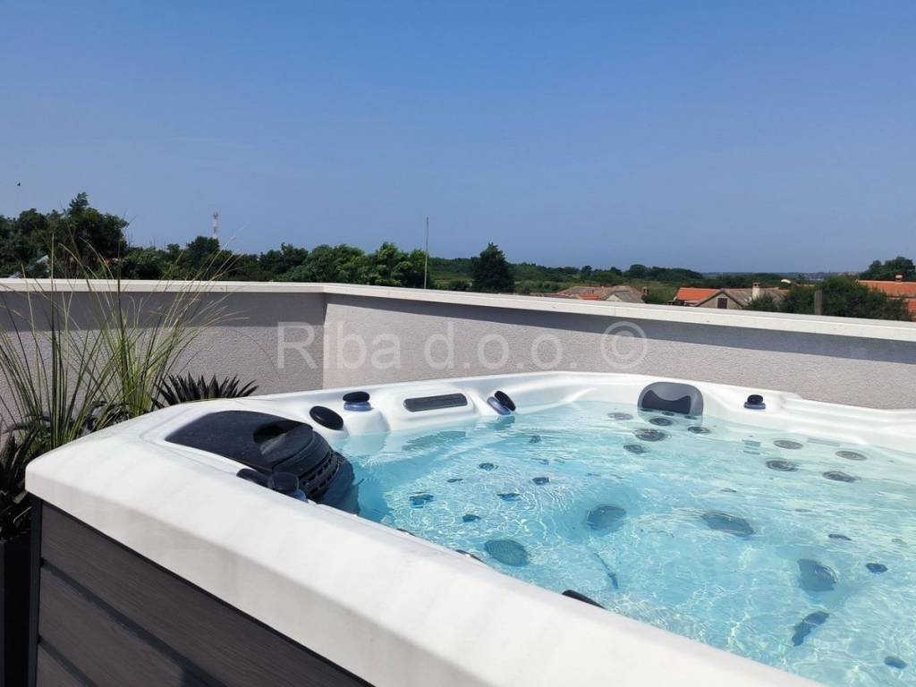 Luksuzna vila, Prodaja, Privlaka, Privlaka