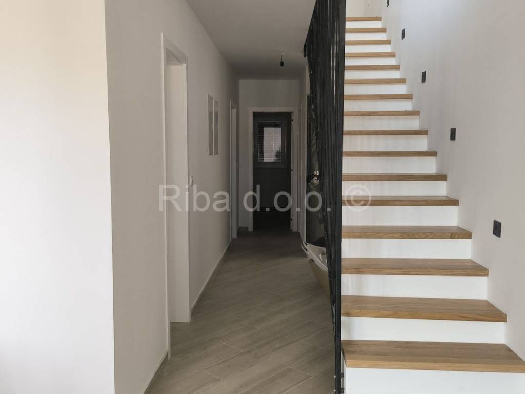 Stan u urbanoj vili, Prodaja, Pag, Šimuni