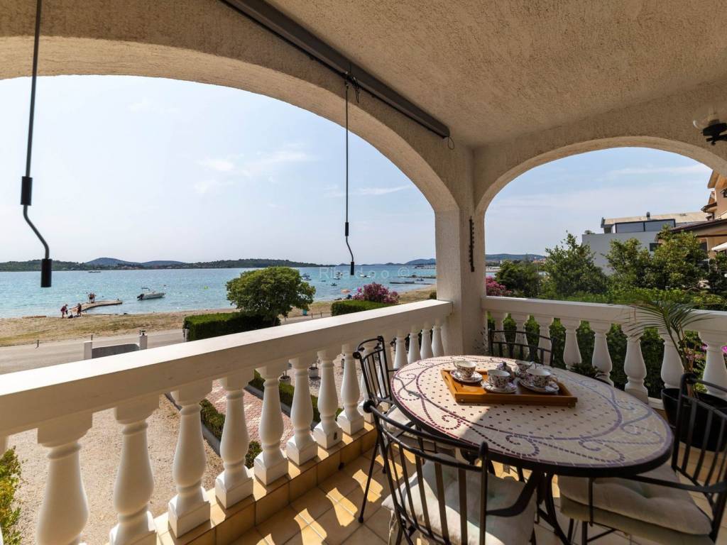 Stan u kući, Prodaja, Vodice, Srima
