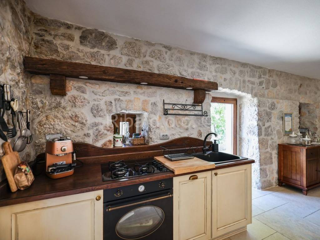 Kamena kuća, Prodaja, Starigrad, Tribanj
