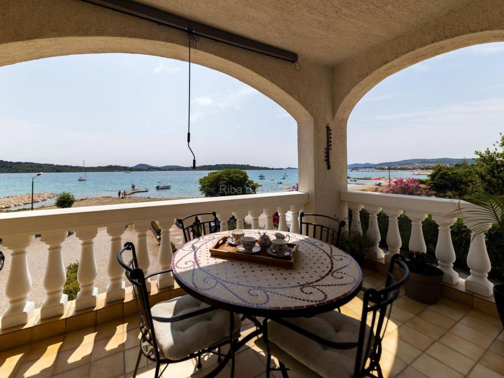Stan u kući, Prodaja, Vodice, Srima