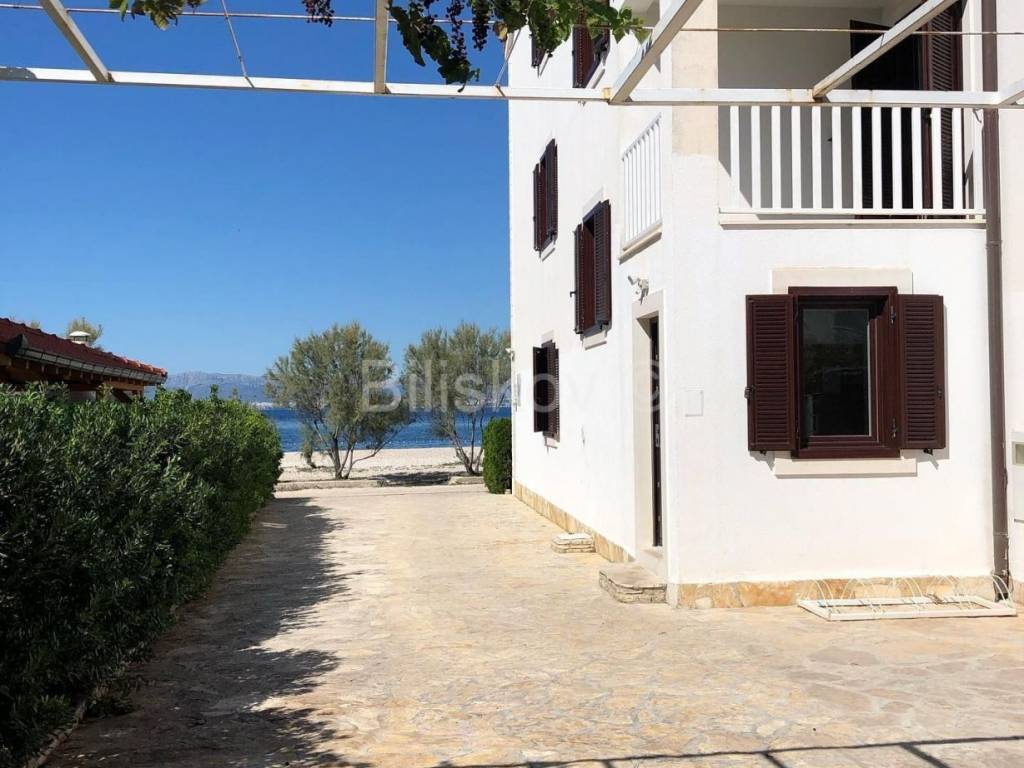Apartmanska kuća, Prodaja, Supetar, Mirca
