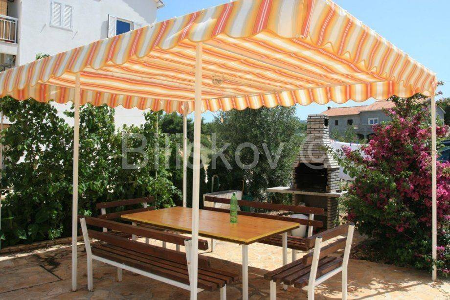 Apartmanska kuća, Prodaja, Supetar, Mirca