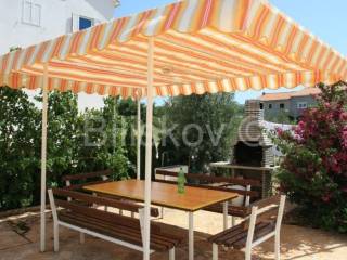 Apartmanska kuća, Prodaja, Supetar, Mirca