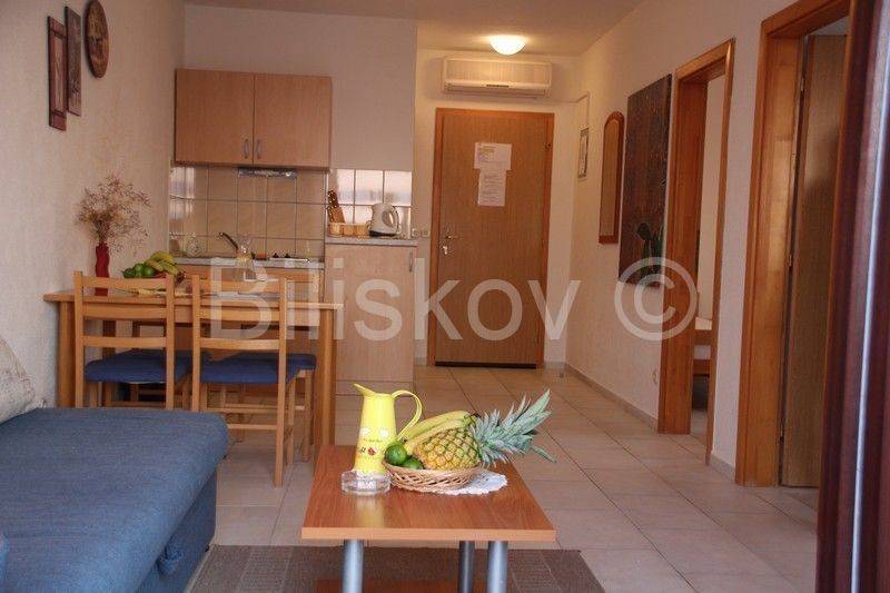 Apartmanska kuća, Prodaja, Supetar, Mirca