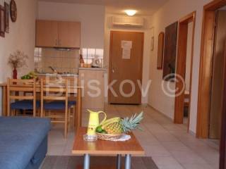 Apartmanska kuća, Prodaja, Supetar, Mirca