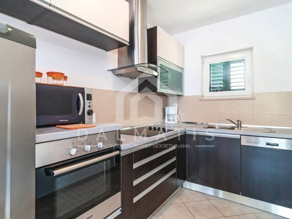 Vila, Prodaja, Supetar, Splitska