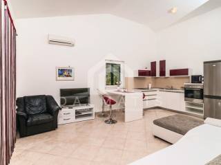 Vila, Prodaja, Supetar, Splitska