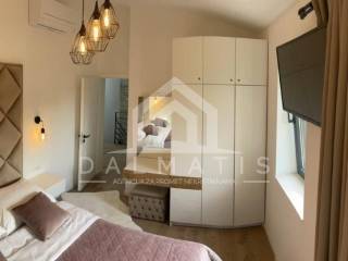 Vila, Prodaja, Privlaka, Privlaka