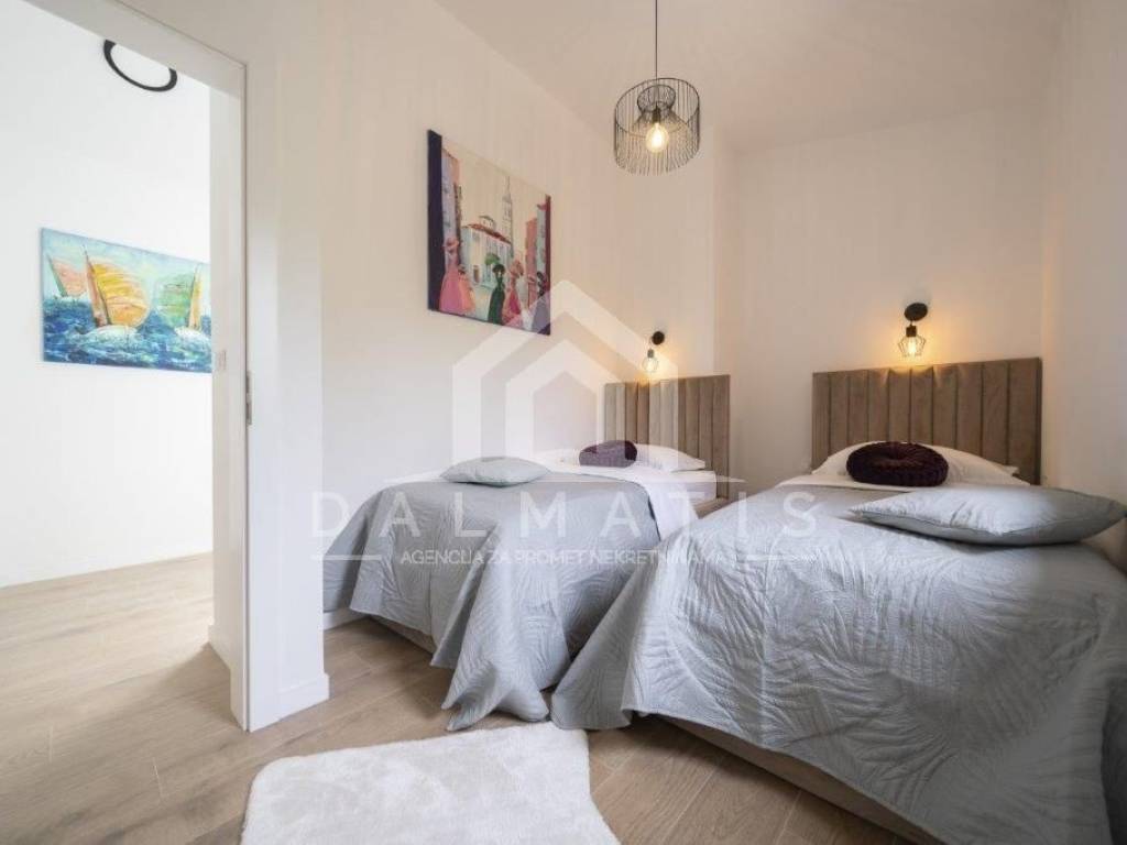 Vila, Prodaja, Privlaka, Privlaka