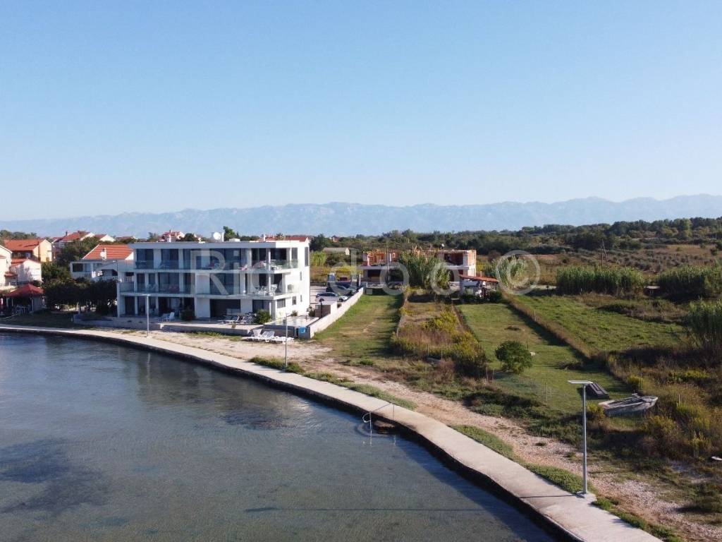 Apartman s okućnicom, Prodaja, Privlaka, Privlaka