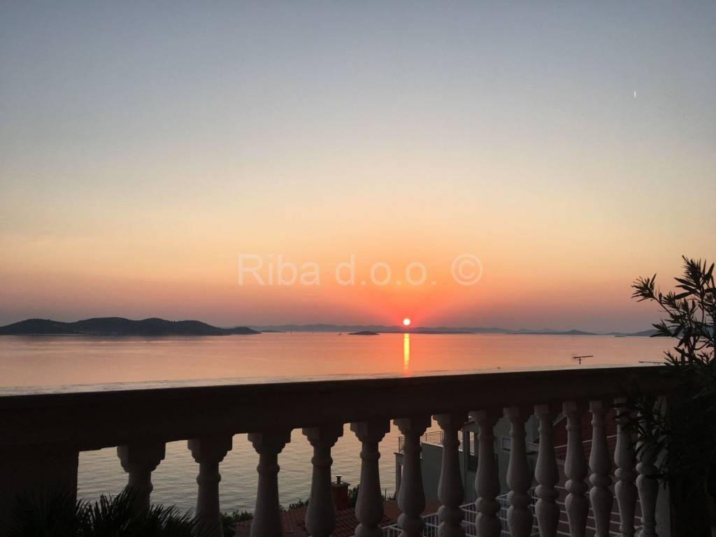 Apartmanska kuća, Prodaja, Pakoštane, Drage