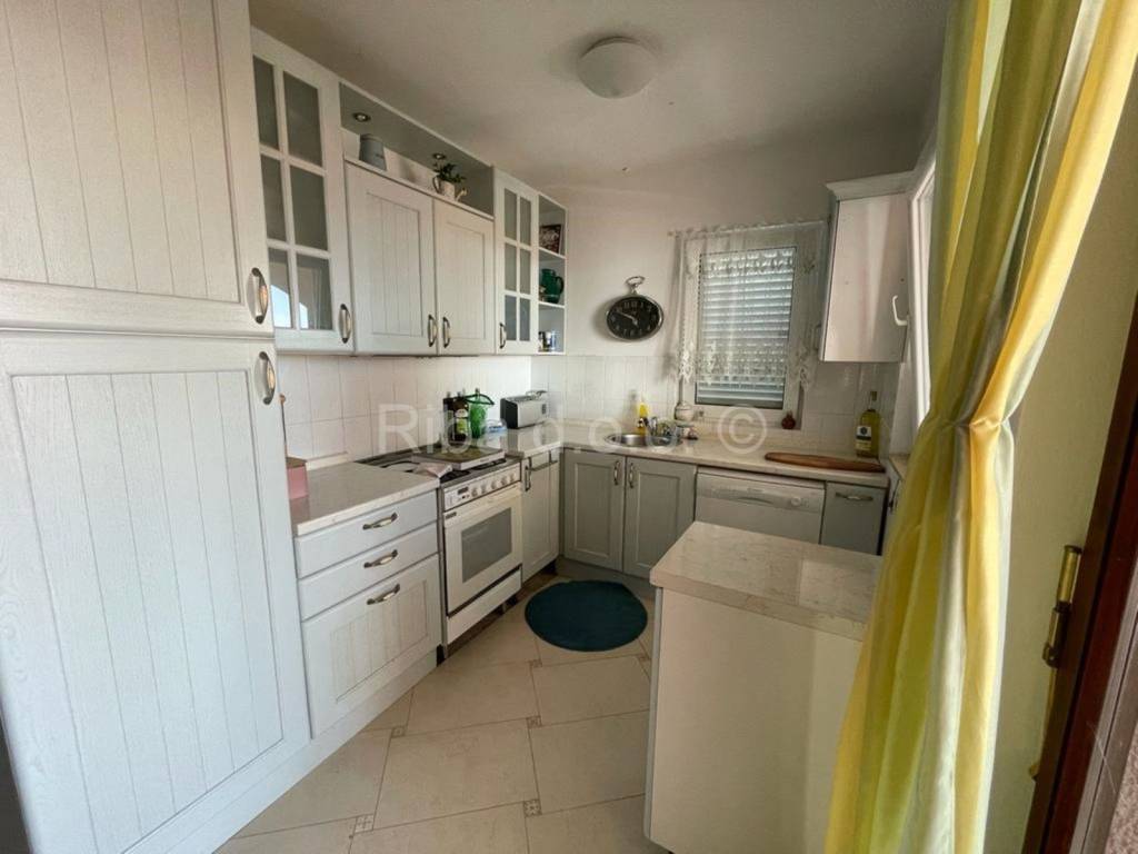 Apartmanska kuća, Prodaja, Pakoštane, Drage