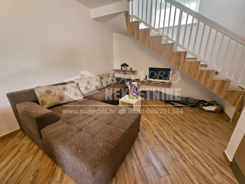 Apartman na moru, Prodaja, Vir, Vir
