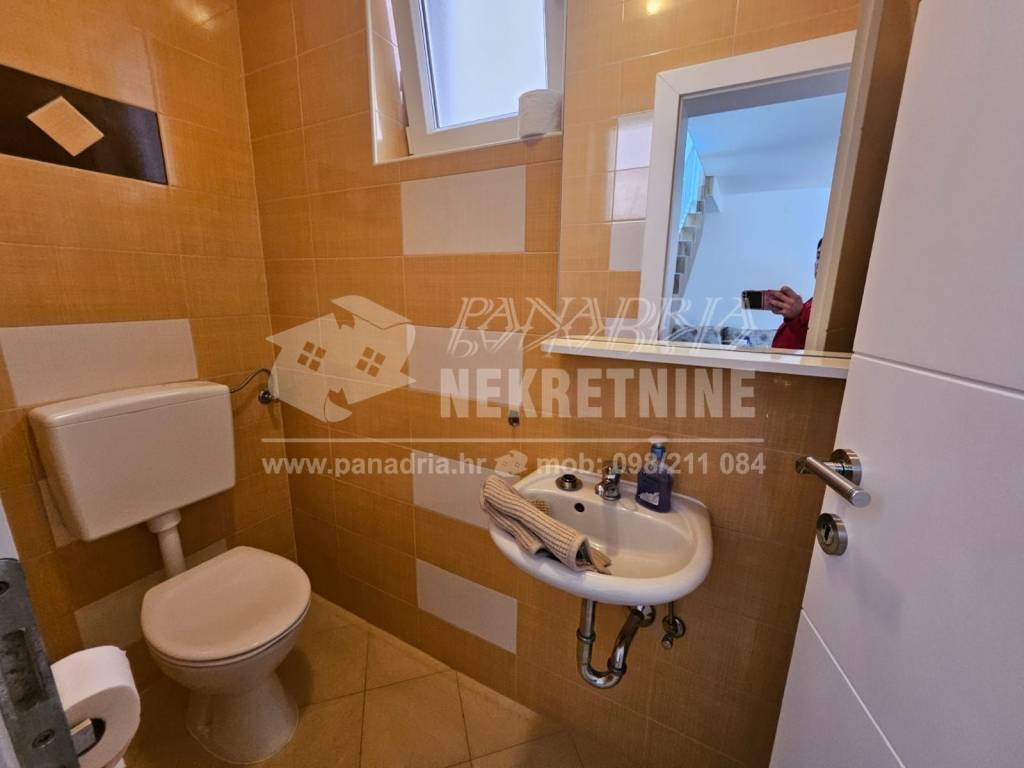 Apartman na moru, Prodaja, Vir, Vir
