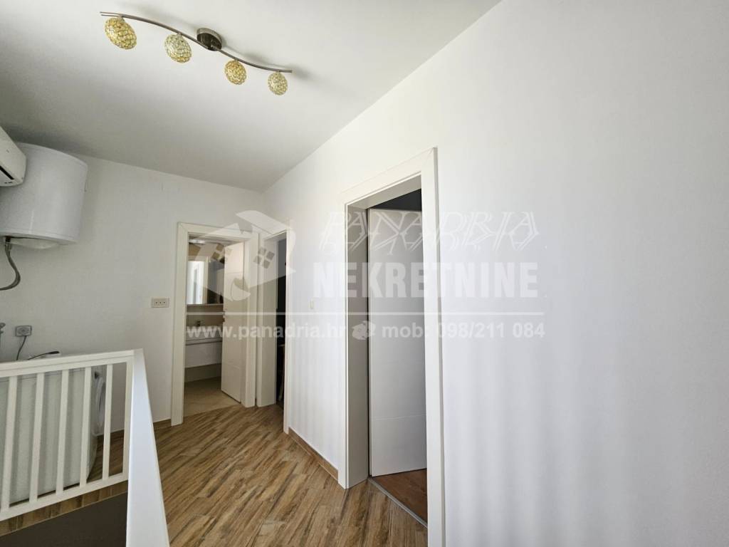 Apartman na moru, Prodaja, Vir, Vir