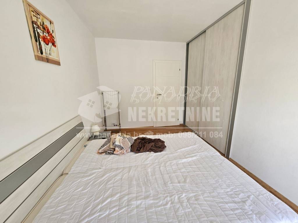 Apartman na moru, Prodaja, Vir, Vir