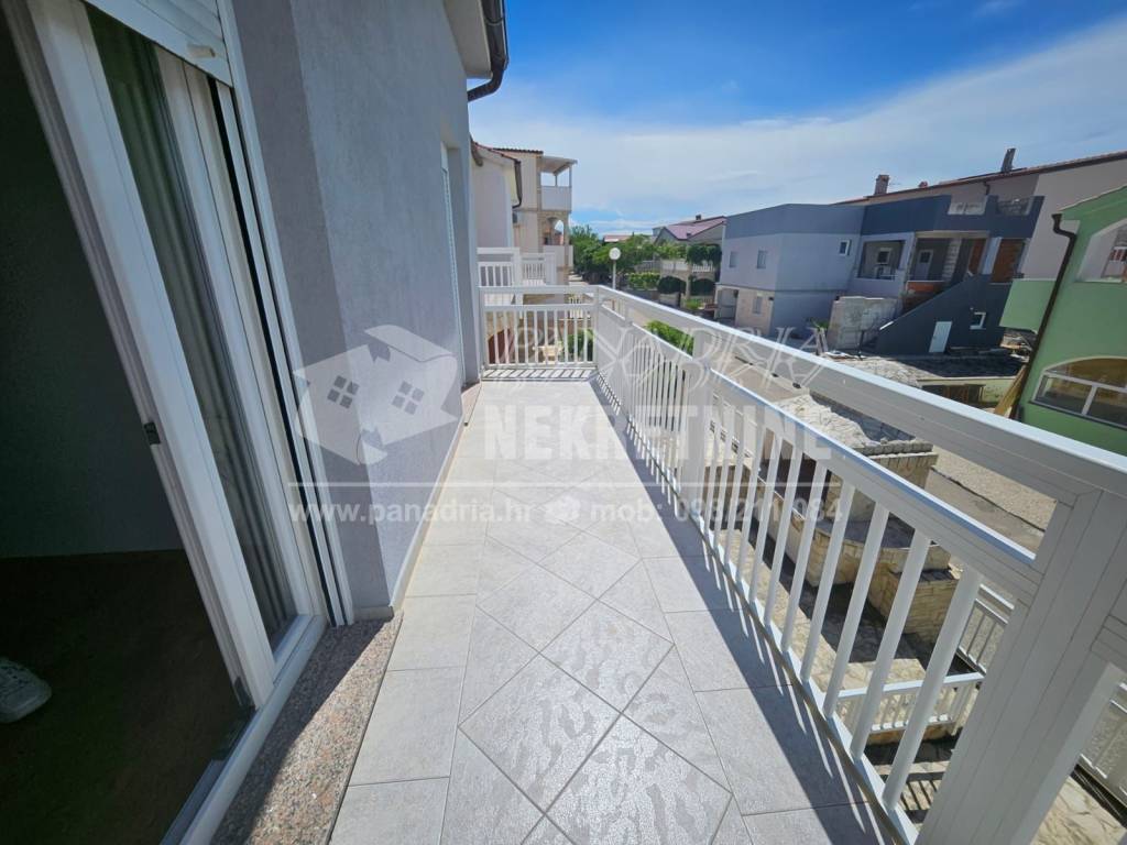 Apartman na moru, Prodaja, Vir, Vir