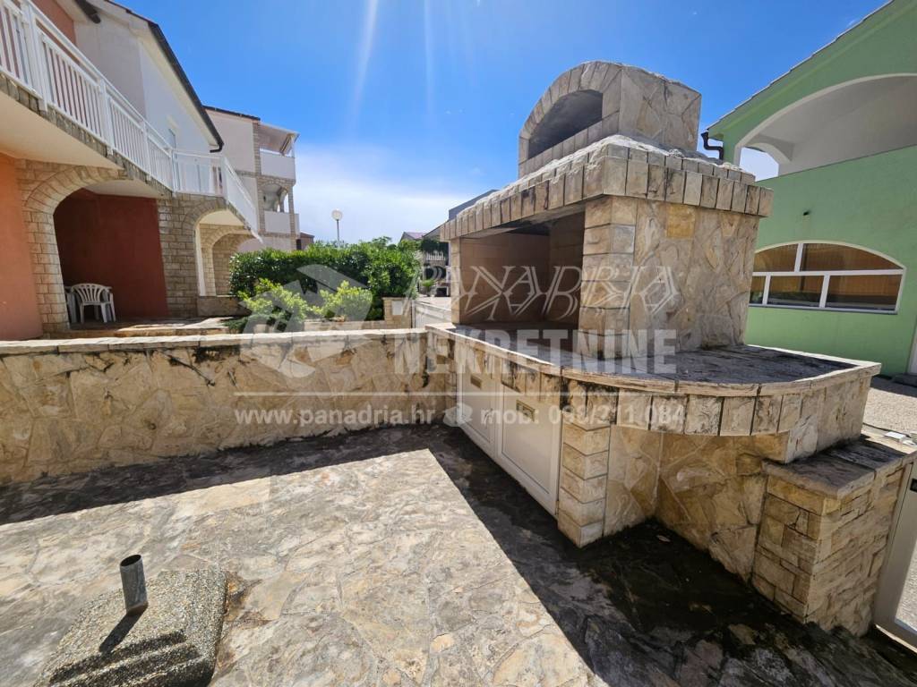 Apartman na moru, Prodaja, Vir, Vir