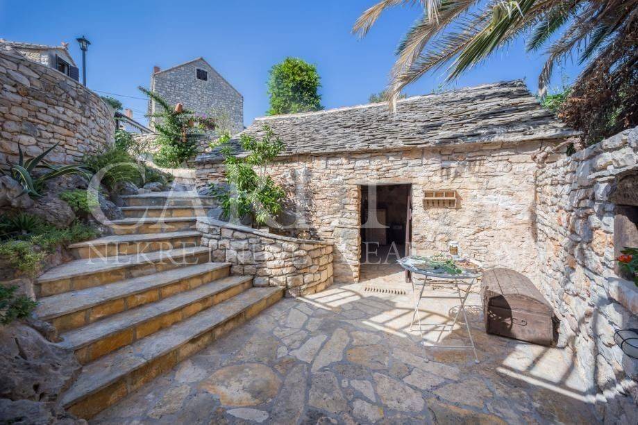 Kamena kuća, Prodaja, Supetar, Supetar