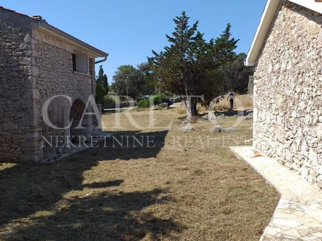 Kamena kuća, Prodaja, Vir, Vir