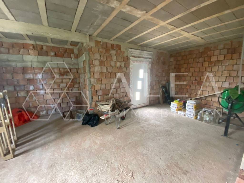 Kuća u izgradnji, Prodaja, Pićan, Pićan