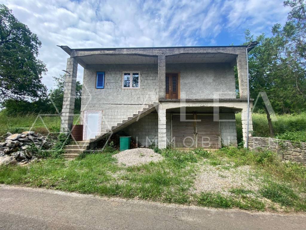 Kuća u izgradnji, Prodaja, Pićan, Pićan