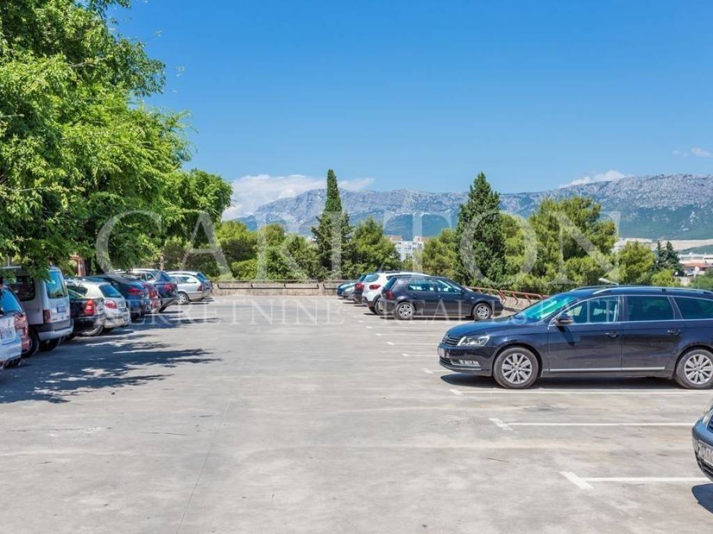 Stan u zgradi, Najam, Split, Split