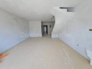 Kuća u nizu, Prodaja, Vrsi, Zukve