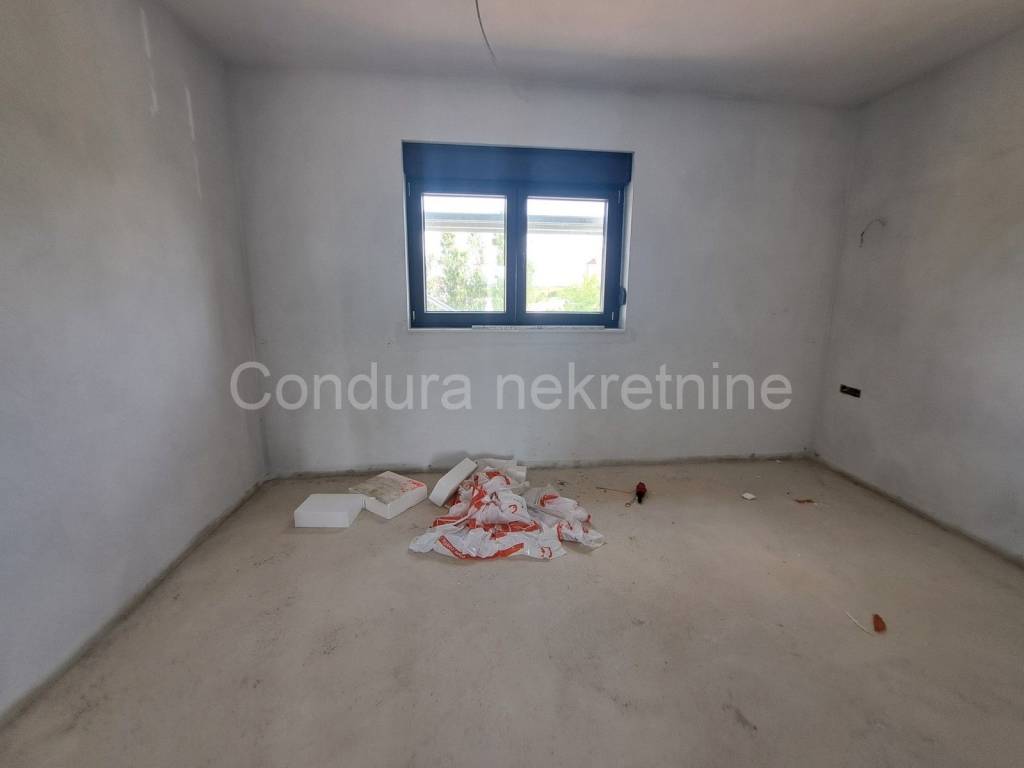 Kuća u nizu, Prodaja, Vrsi, Zukve