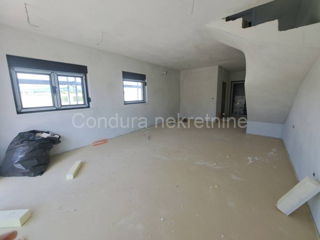 Kuća u nizu, Prodaja, Vrsi, Zukve