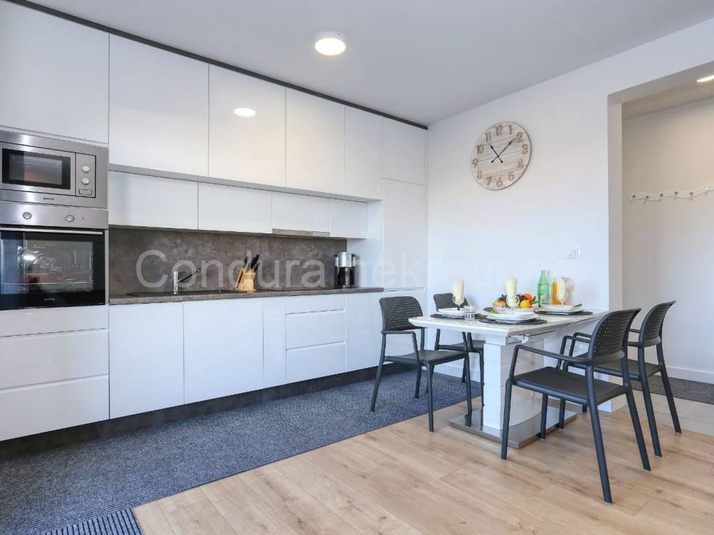 Apartman na moru, Prodaja, Nin, Nin