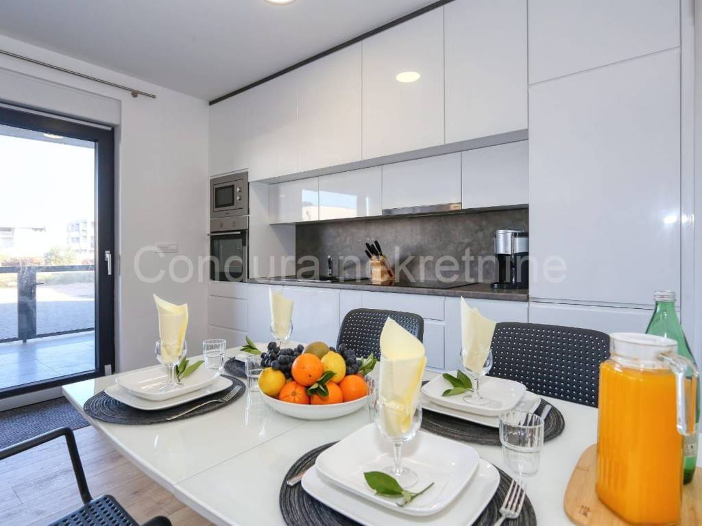 Apartman na moru, Prodaja, Nin, Nin