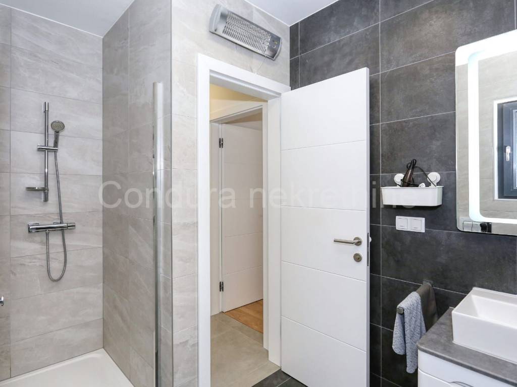 Apartman na moru, Prodaja, Nin, Nin