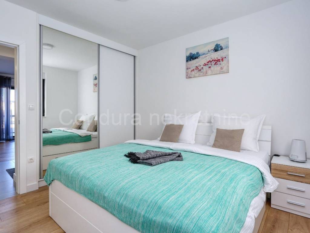 Apartman na moru, Prodaja, Nin, Nin