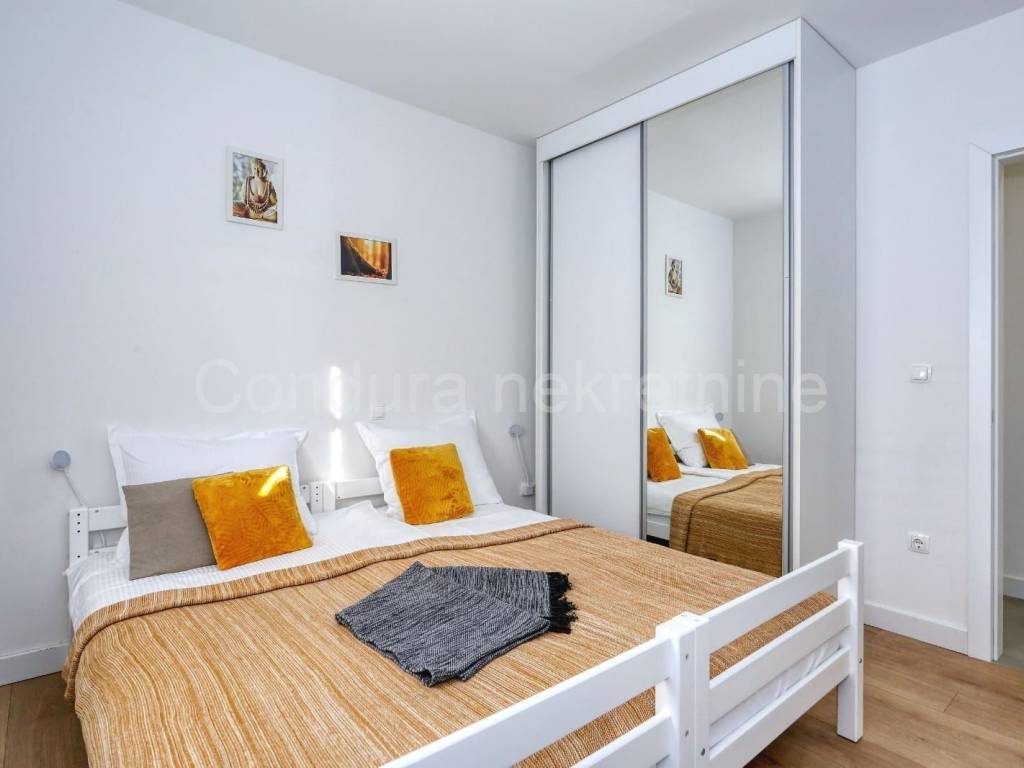 Apartman na moru, Prodaja, Nin, Nin