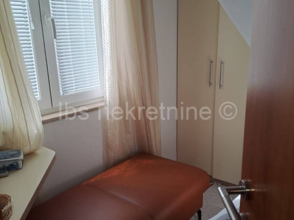 Stan u zgradi, Prodaja, Supetar, Supetar