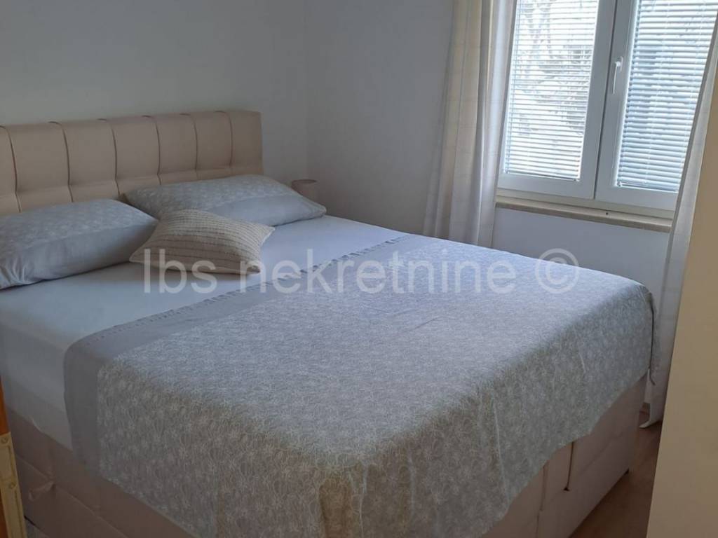 Stan u zgradi, Prodaja, Supetar, Supetar
