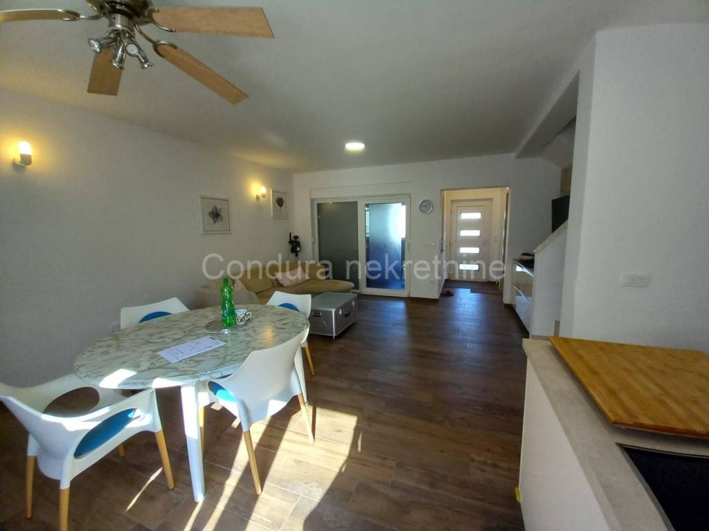 Apartman na moru, Prodaja, Nin, Nin