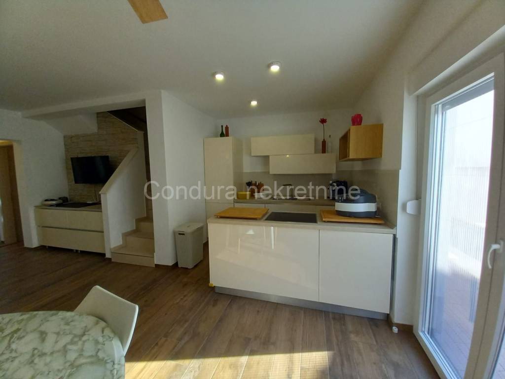 Apartman na moru, Prodaja, Nin, Nin