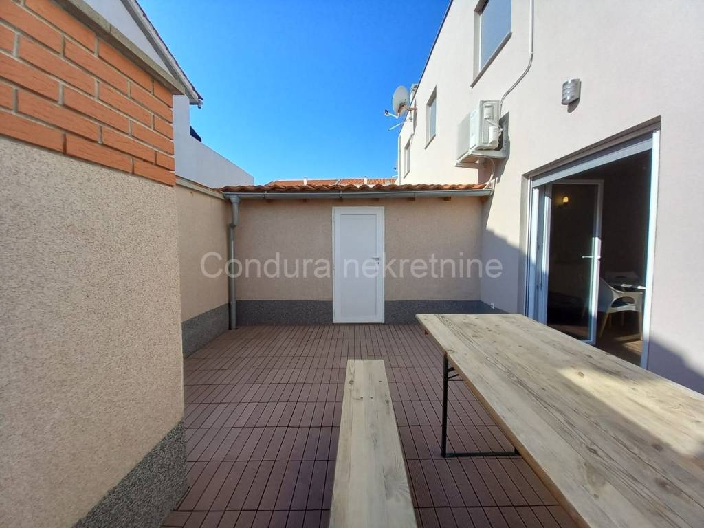 Apartman na moru, Prodaja, Nin, Nin